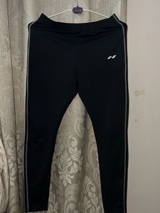 Comfortable Black leggings for gym