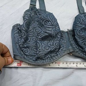 😍 Lace Detail Full Coverage Bra