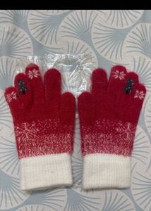 combo of (top and glove)