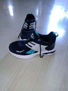 Athletic Sneakers - Navy &amp; Turquoise Accents