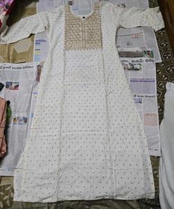 Elegant White Kurta Set with Gold Embroidery