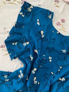 Blue Floral Ruffle Sleeve Top 💙