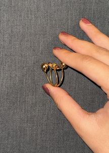 Elegant Gold Flower Ring