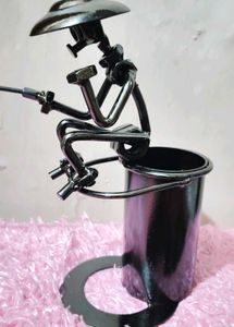 Fisherman Pen Stand