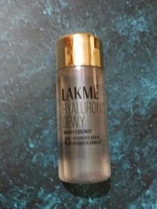 Lakme Hyaluronic Dewy Micro Essence