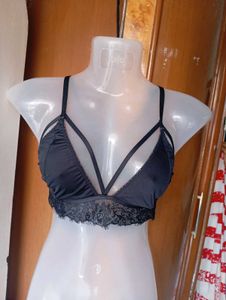 Stylish Black Lace Trim Bralette