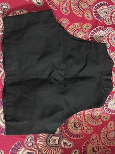 Chic Black Cropped Blouse