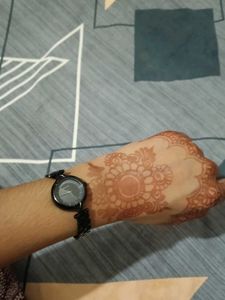 Elegant Black Metal Band Watch