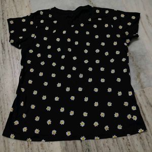 Cute Daisy Print Black T-Shirt