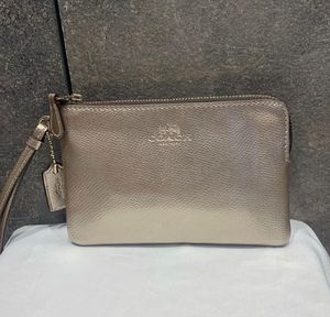 Brand New Authentic Coach small wristlet