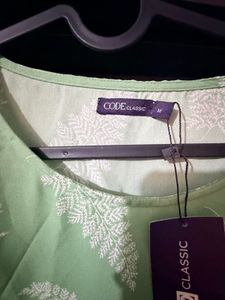 Brand New-Chic Leaf Print Top