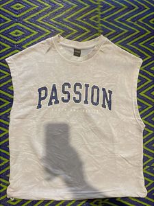 girls sleeveless sporty lose t-shirts | size small
