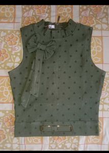2 Cute Green Top 💚and floral black denim👖