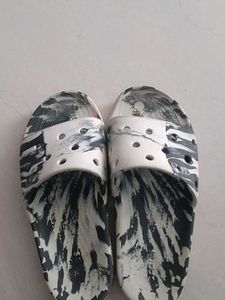 Crocs - Stylish classic Marble Print Slides