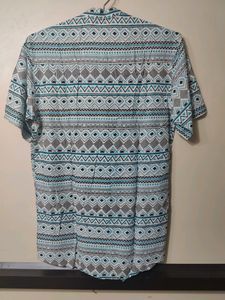 Women Short Kurta . Like New. Good Condition