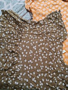 Bundle of Two Printed Tops