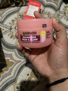 Garnier Niacinamide Fresh &amp; Plump Cream