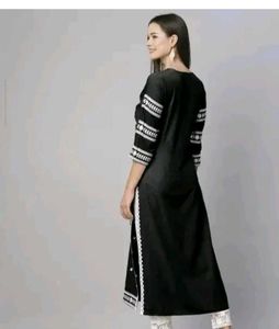 113.Black Kurta with White Embroidery (XXL)