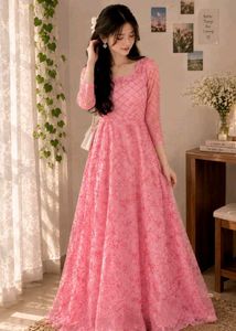 Elegant Pink Embroidered Gown 🩷