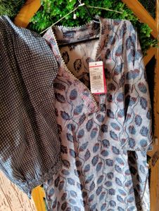 Stylish Leaf Print Kurta Set