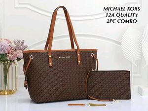 MICHAEL KORS**JET SET LARGE TOTE BAG WITH ZIP*
