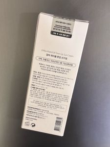 d'Alba tone up sunscreen