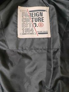 Stylish Padded Jacket with Detachable Fur Hood