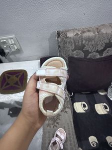Girls Non Slip Sandles Very Ver Good Quality