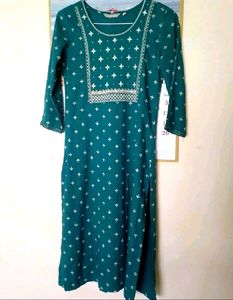 Emerald Green Embroidered Kurti