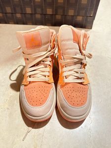 Jordan 1 Mid ‘Apricot’ (W) – Size EU 40 / UK 6