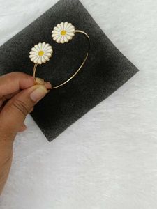 Daisy Bangle Bracelet Small size