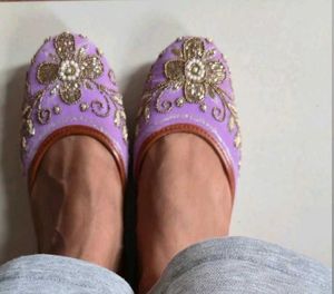 Embellished Juttis/Mojaris - Purple
