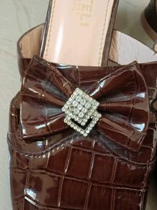 Chic Brown Croc Bow Mule Heels
