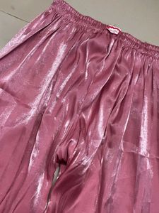 Elegant Pink Kurta with Gold Embellishments