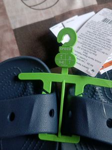 Navy Crocs Bay Platform Sandals - Women's Size 9