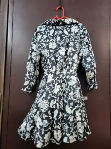 Chic Black &amp; White Floral Mini Dress