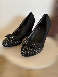 Black Welvet Heels For Ladies