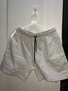 Grey Sweat Shorts with Side Stripe (xs/s)
