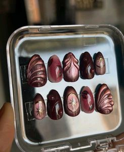 Maroon Press-On Nail Set