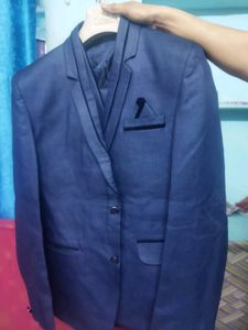 Coat -pent 3 Pieace Set.  Coat Pent And Shirt...