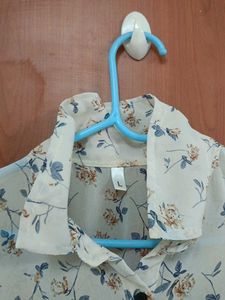 Floral Print Pleated Shrug
