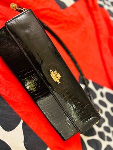 Chic Black Croc Embossed Clutch
