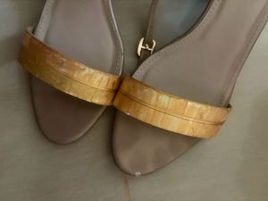 Stylish Mochi Sandals