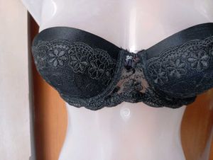 Black Lace Strapless Bra