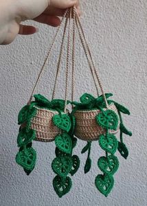 Crocheted Hanging Plant Decor (Set of 2)