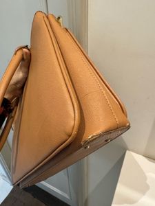 FLASH SALE🔥🔥 NEW Tan Hand / Laptop Bag