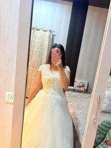 Elegant White Bridal Gown🎀🩷🧚🏻‍♀️