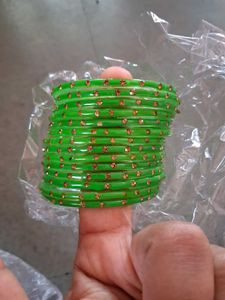 Sparkling Green Bangles Set