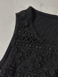Chic Black Lace Sleeveless Top