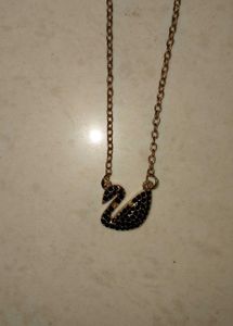Elegant Swan Pendant Necklace